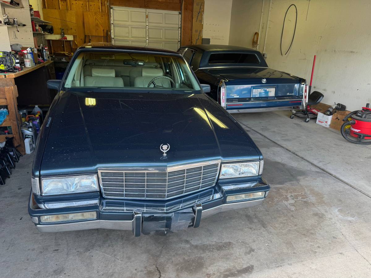 Cadillac-sedan-deville-1992-custom-14