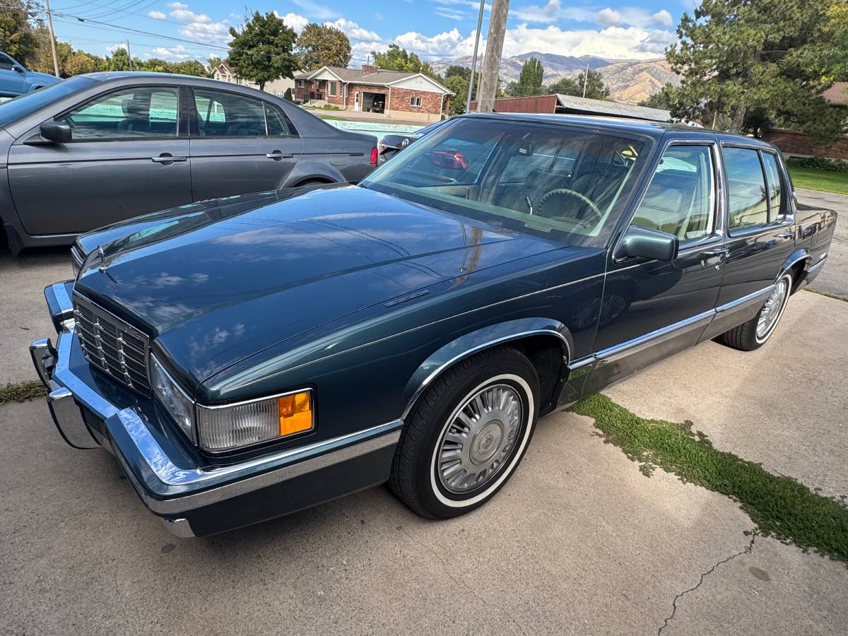 Cadillac-sedan-deville-1992-custom-15