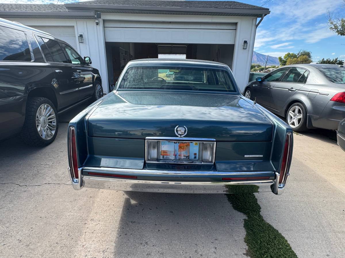 Cadillac-sedan-deville-1992-custom-17