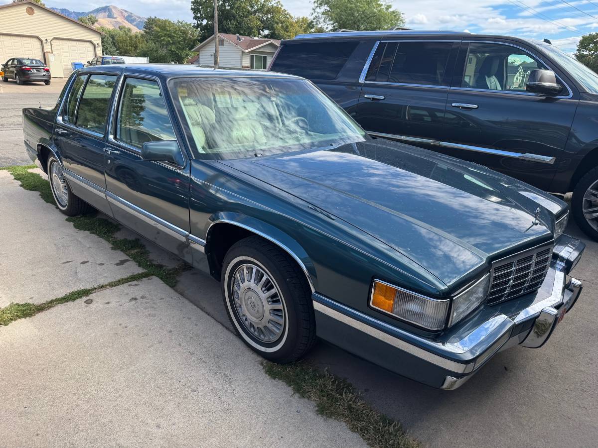 Cadillac-sedan-deville-1992-custom-19