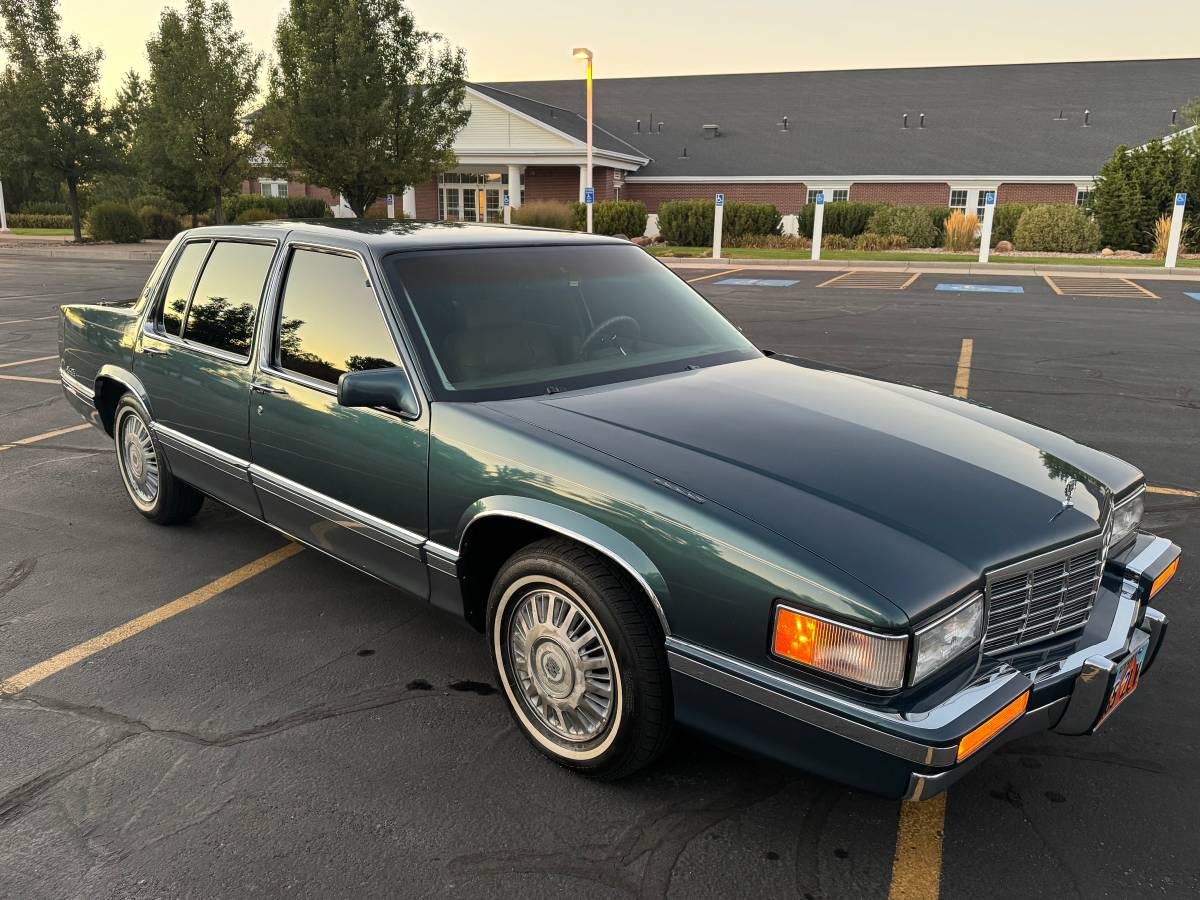 Cadillac-sedan-deville-1992-custom-20