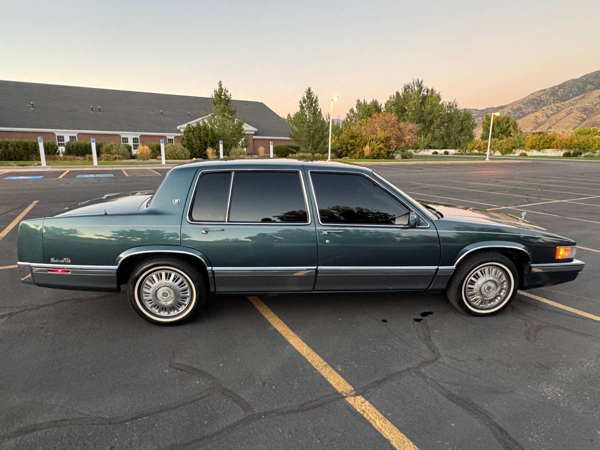 Cadillac-sedan-deville-1992-custom