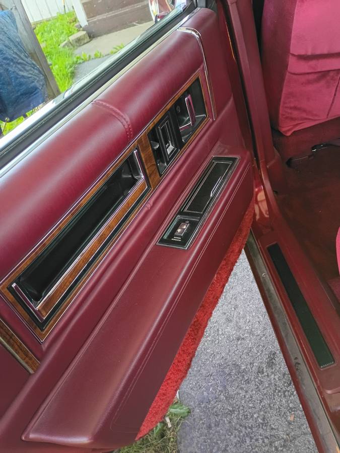 Cadillac-sedan-deville-1992-red-12