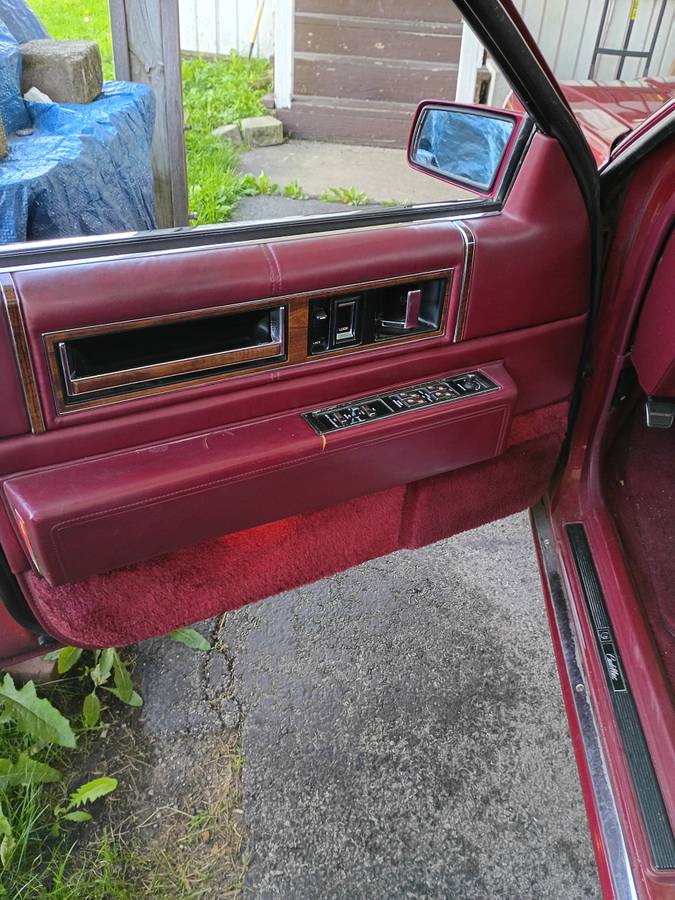 Cadillac-sedan-deville-1992-red-8