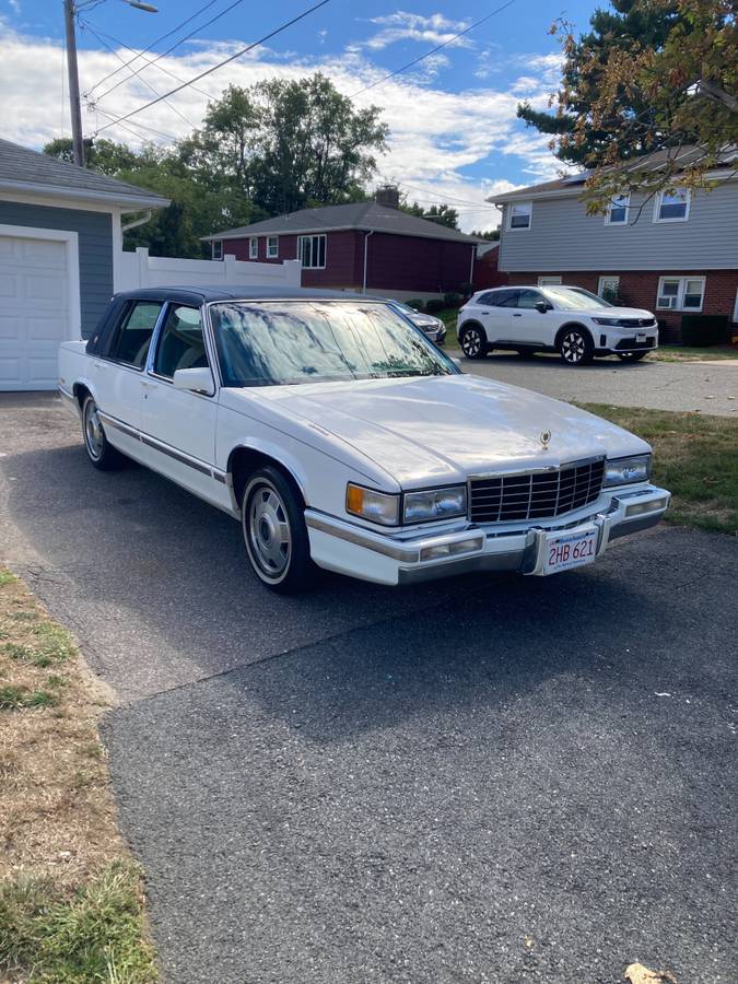 Cadillac-sedan-deville-1993-white-1