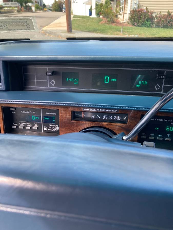 Cadillac-sedan-deville-1993-white-4