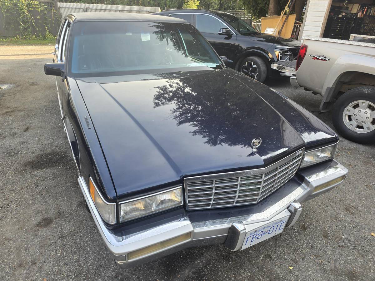 Cadillac-sedan-seville.-1992-blue