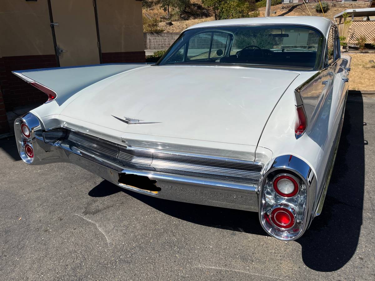 Cadillac-series-62-1960-white-2