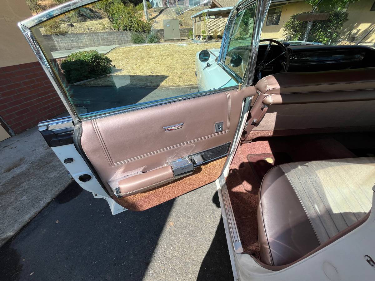 Cadillac-series-62-1960-white-4
