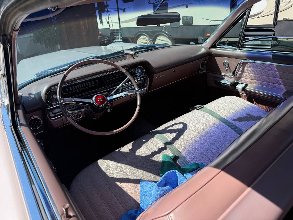 Cadillac-series-62-1963-custom-3