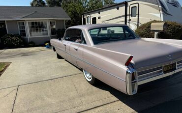 Cadillac-series-62-1963-custom-7
