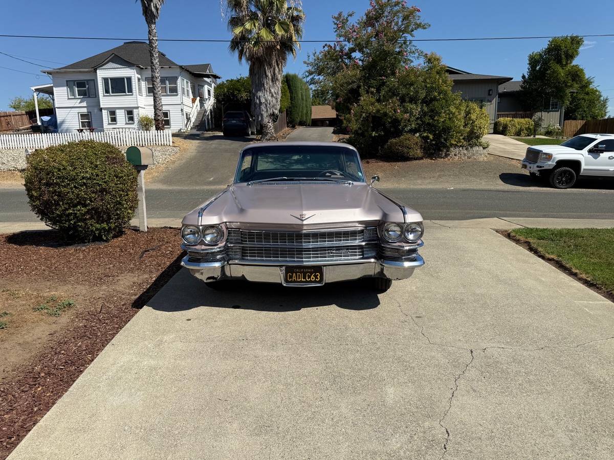 Cadillac-series-62-1963-custom-8