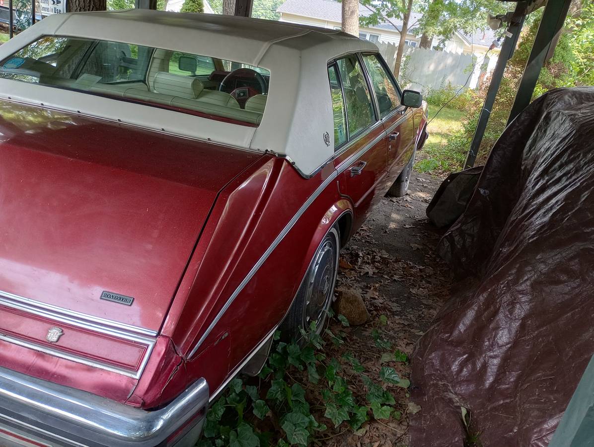Cadillac-seville-roaster-1984-red-3