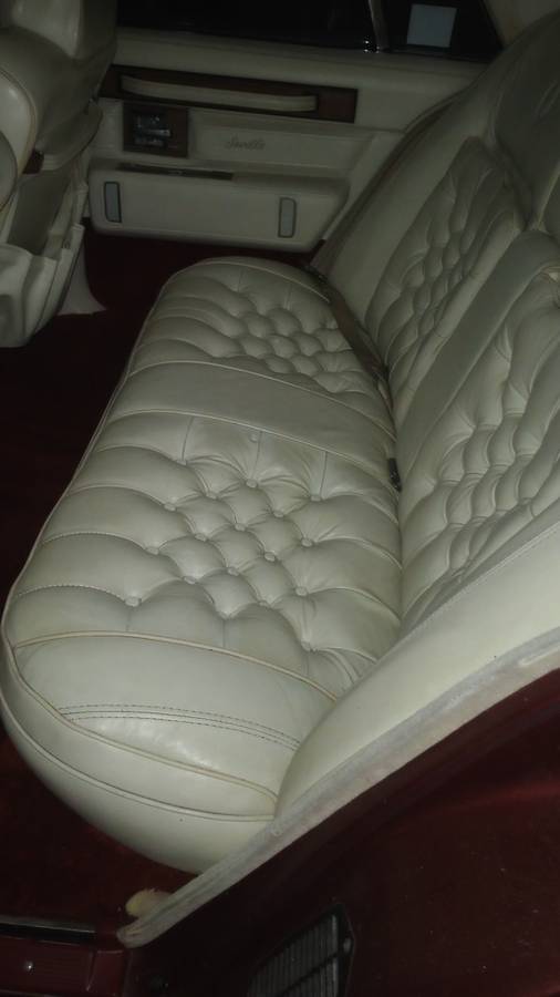 Cadillac-seville-roaster-1984-red-5