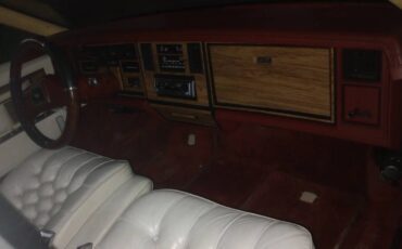 Cadillac-seville-roaster-1984-red-8