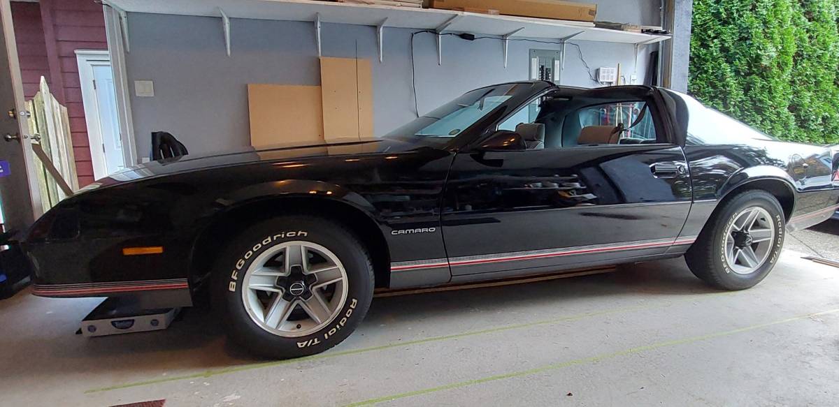 Camaro-1987-black-4