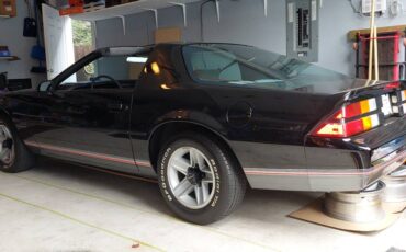 Camaro-1987-black-6