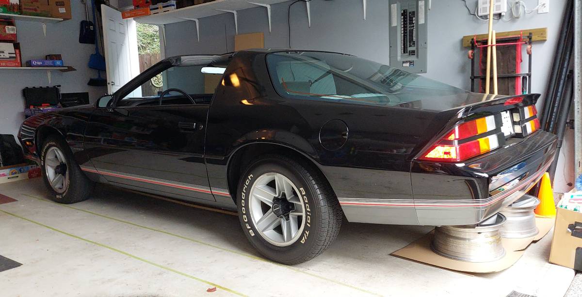 Camaro-1987-black-6