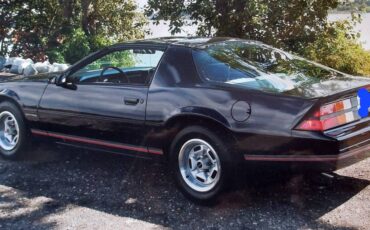 Camaro-1987-black-8