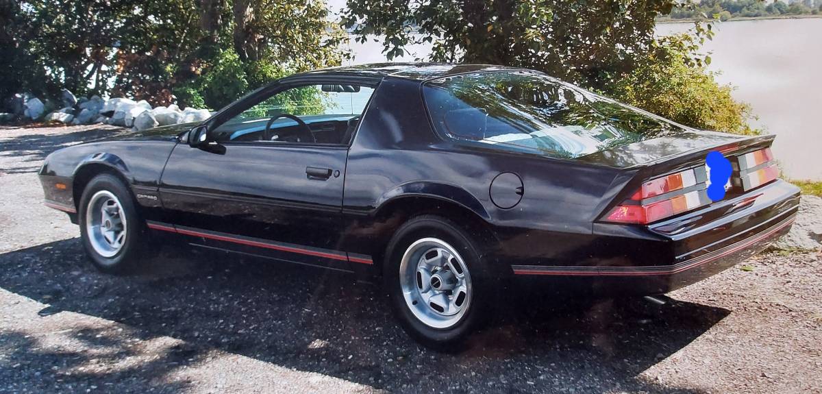 Camaro-1987-black-8