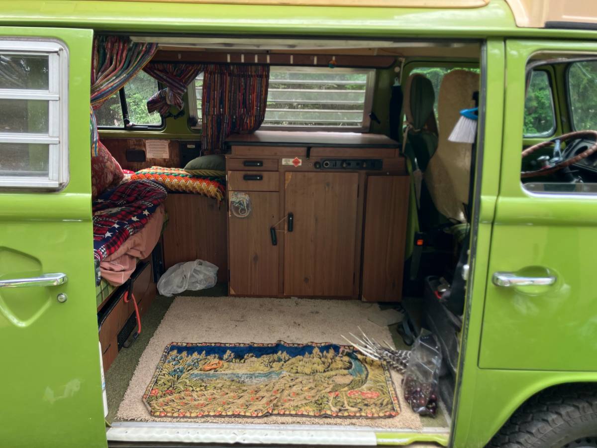 Campmoblie-westfailia-bus-1977-green-4