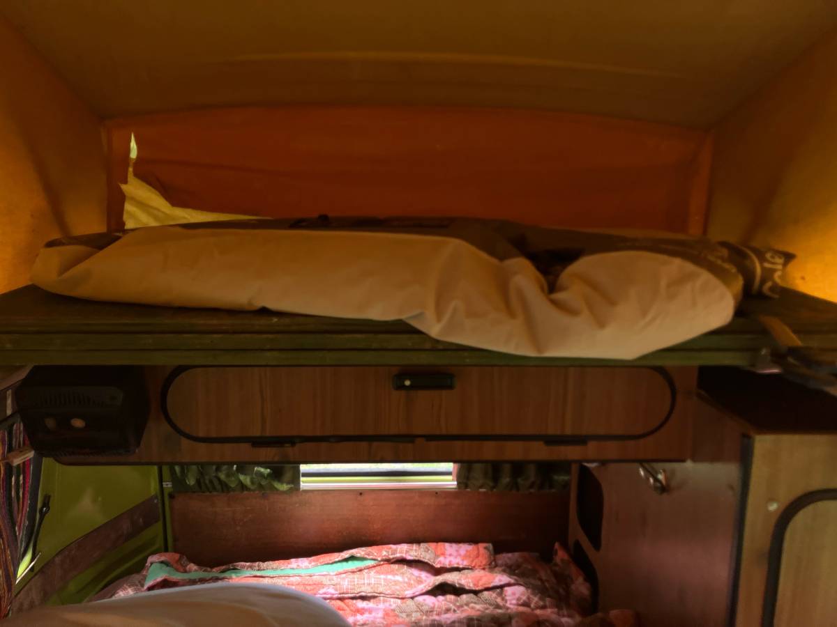Campmoblie-westfailia-bus-1977-green-7