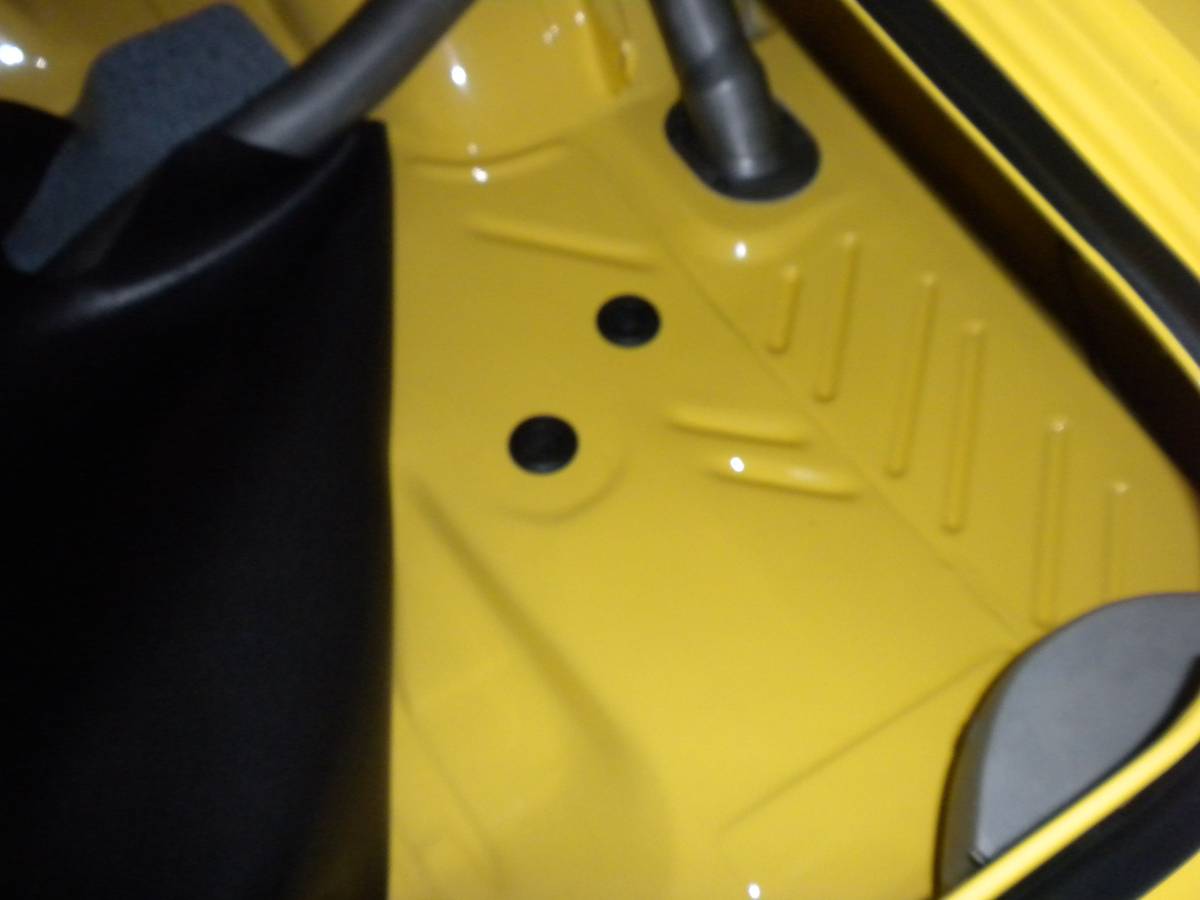 Challenger-ta-1970-yellow-15