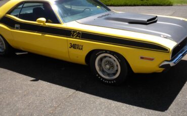 Challenger-ta-1970-yellow-2