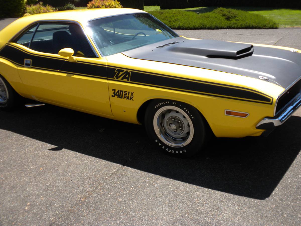Challenger-ta-1970-yellow-2