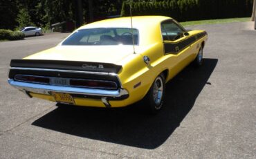 Challenger-ta-1970-yellow-3