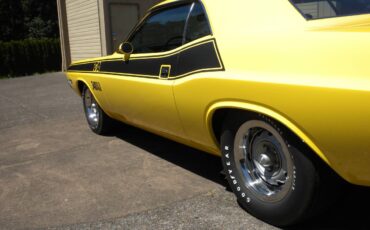 Challenger-ta-1970-yellow-5