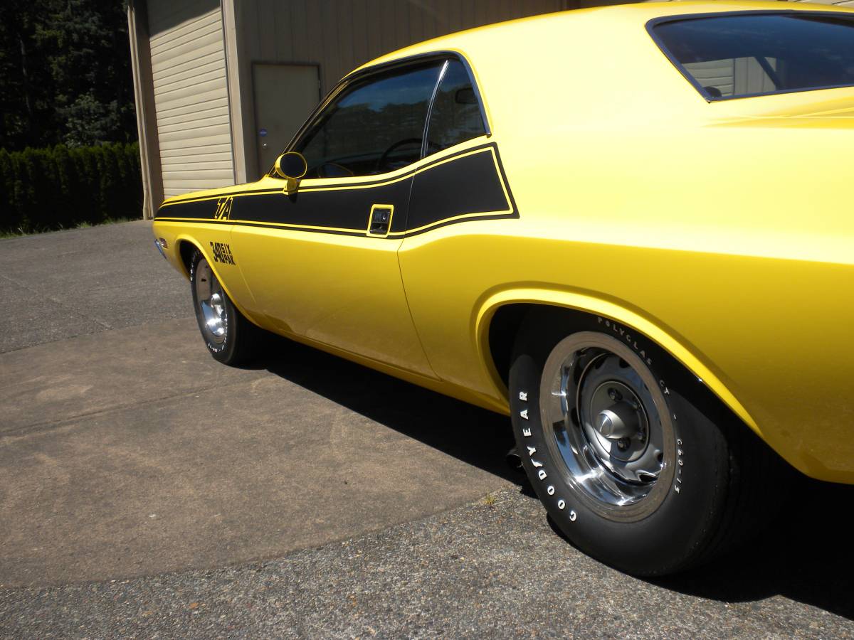 Challenger-ta-1970-yellow-5