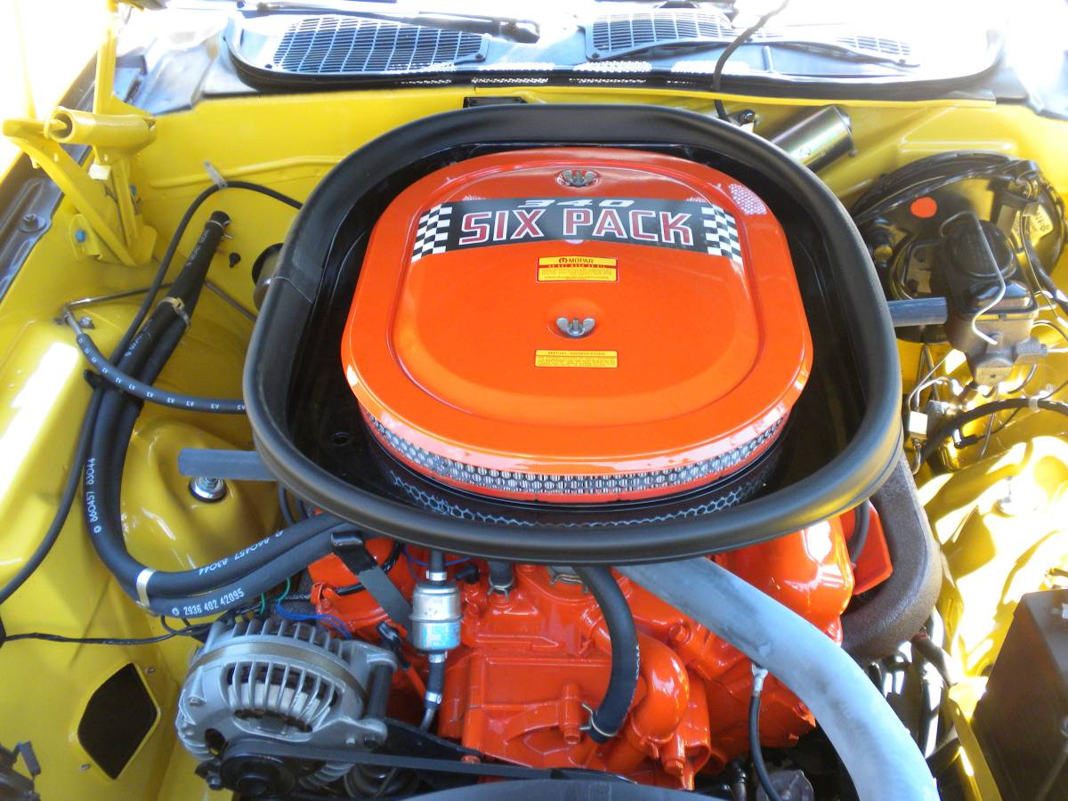 Challenger-ta-1970-yellow-7