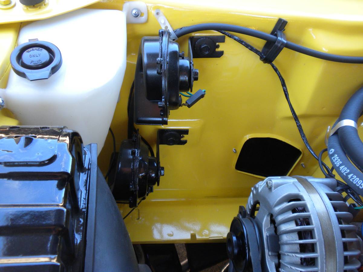 Challenger-ta-1970-yellow-9