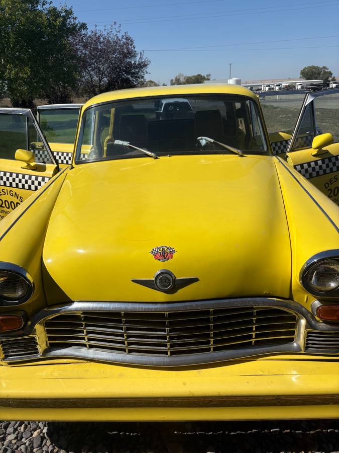 Checker-maratahon-1981-yellow-3