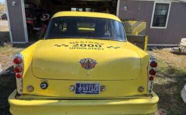 Checker-maratahon-1981-yellow-4