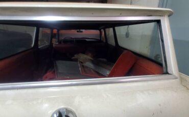 Checker-marathon-wagon-1966-white-11