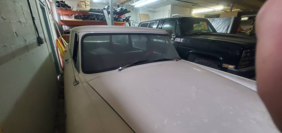 Checker-marathon-wagon-1966-white-4