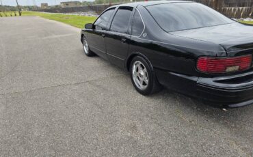 Cherolet-impala-ss-1995-black-2