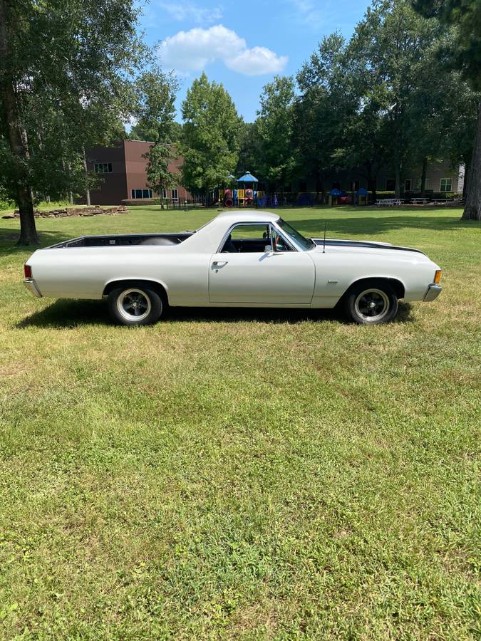Chevorlet-el-camino-1972-white-1