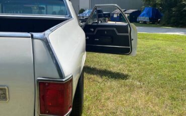 Chevorlet-el-camino-1972-white-9