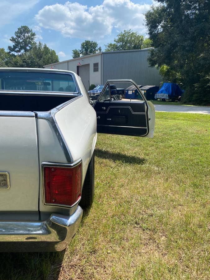 Chevorlet-el-camino-1972-white-9