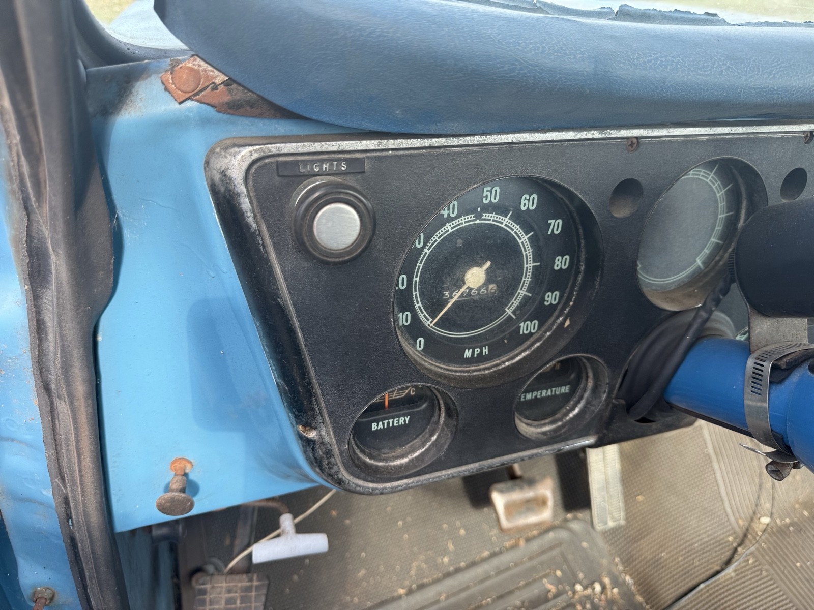 Chevrolet-12-Ton-Pickup-1972-Cab-Chassis-15