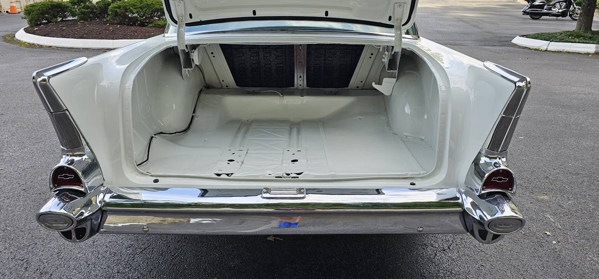Chevrolet-150-1957-21