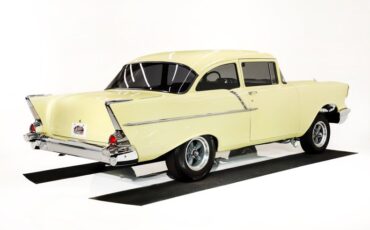 Chevrolet-150-1957-Colonial-Cream-Black-1