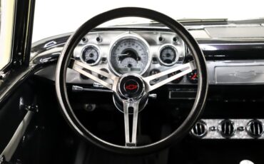 Chevrolet-150-1957-Colonial-Cream-Black-16