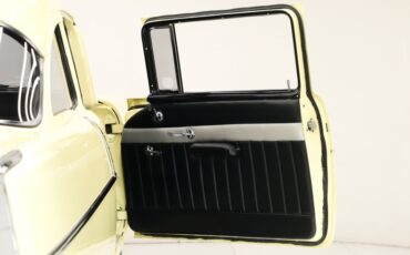 Chevrolet-150-1957-Colonial-Cream-Black-29