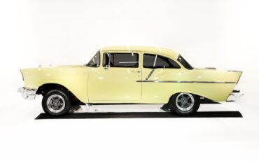 Chevrolet-150-1957-Colonial-Cream-Black-33