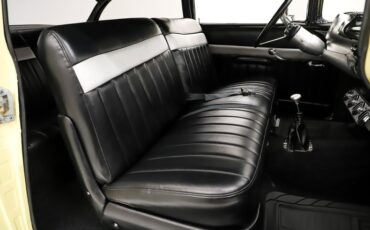 Chevrolet-150-1957-Colonial-Cream-Black-34