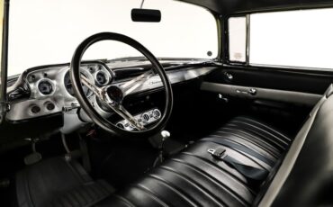 Chevrolet-150-1957-Colonial-Cream-Black